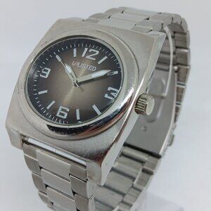 Unlisted by Kenneth Cole UL5150 Unisex 40mm S/Steel Bracelet Watch NEW BATTERY
